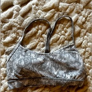 Lululemon Flow Y Bra Nulu Light Support A-C cups